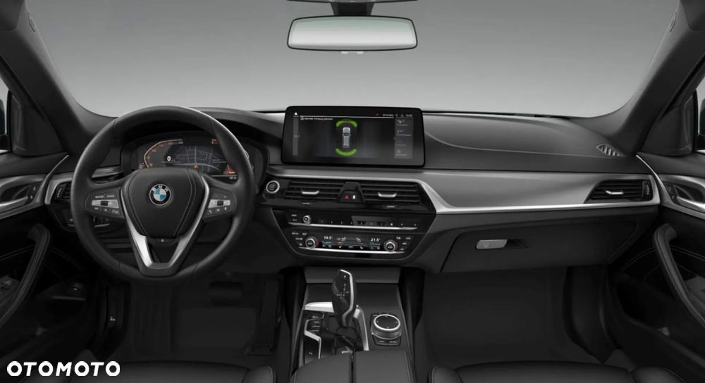 BMW Seria 5 2022 photo 2