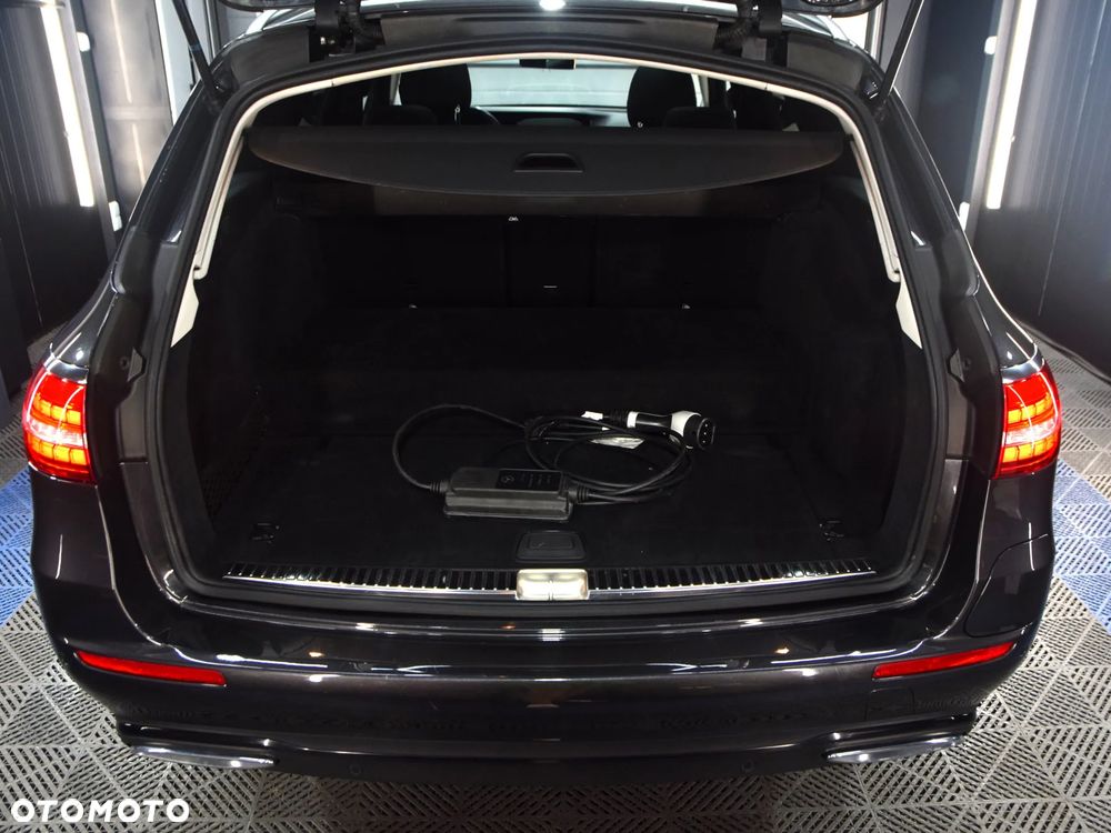 Mercedes-Benz Klasa E 300 de 4Matic 9G-TRONIC - 8