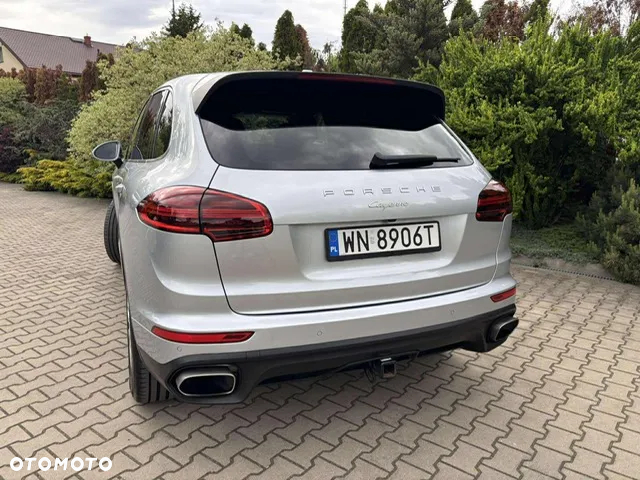 Porsche Cayenne Standard - 2