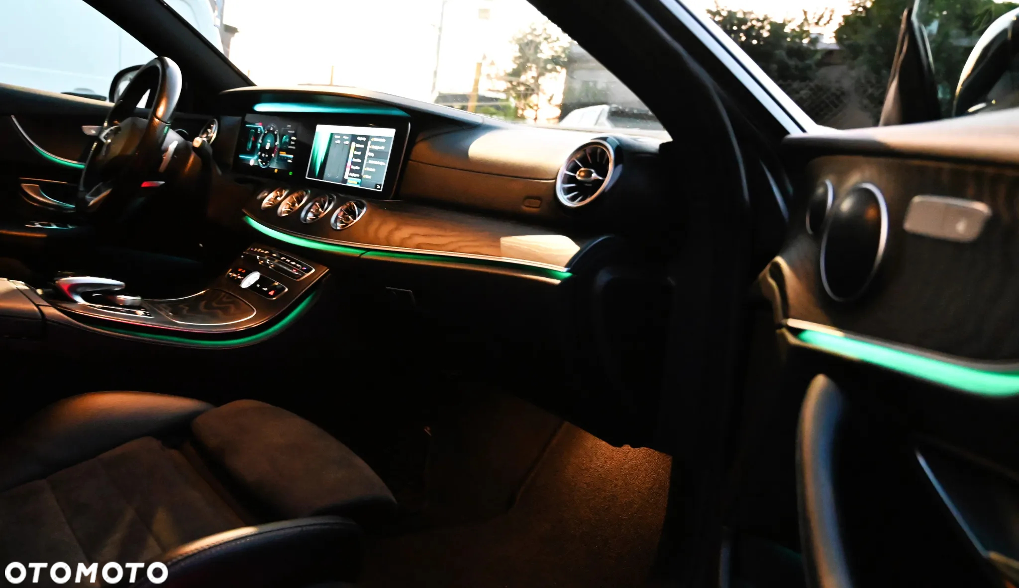 Mercedes-Benz Klasa E 220 d Coupe 4-Matic 9G-TRONIC - 39