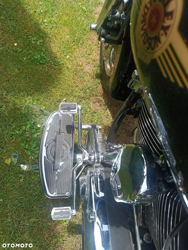 Harley-Davidson Softail Fat Bob - 17