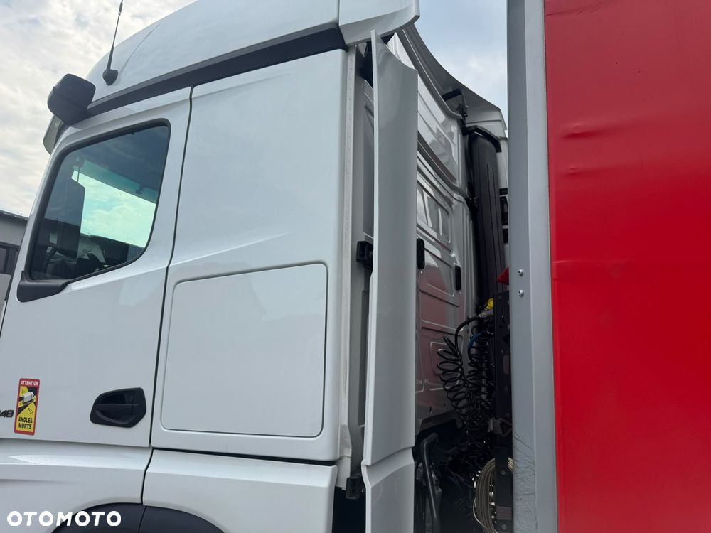 Mercedes-Benz ACTROS - 22