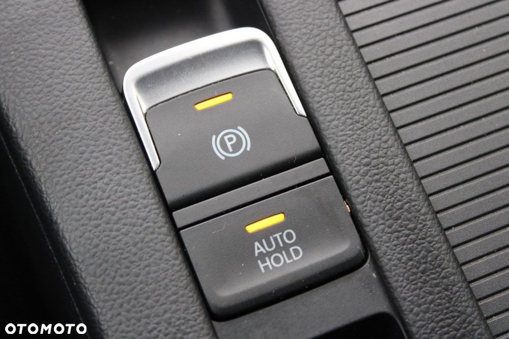 Volkswagen Passat - 36