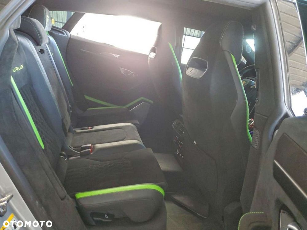 Lamborghini Urus - 10