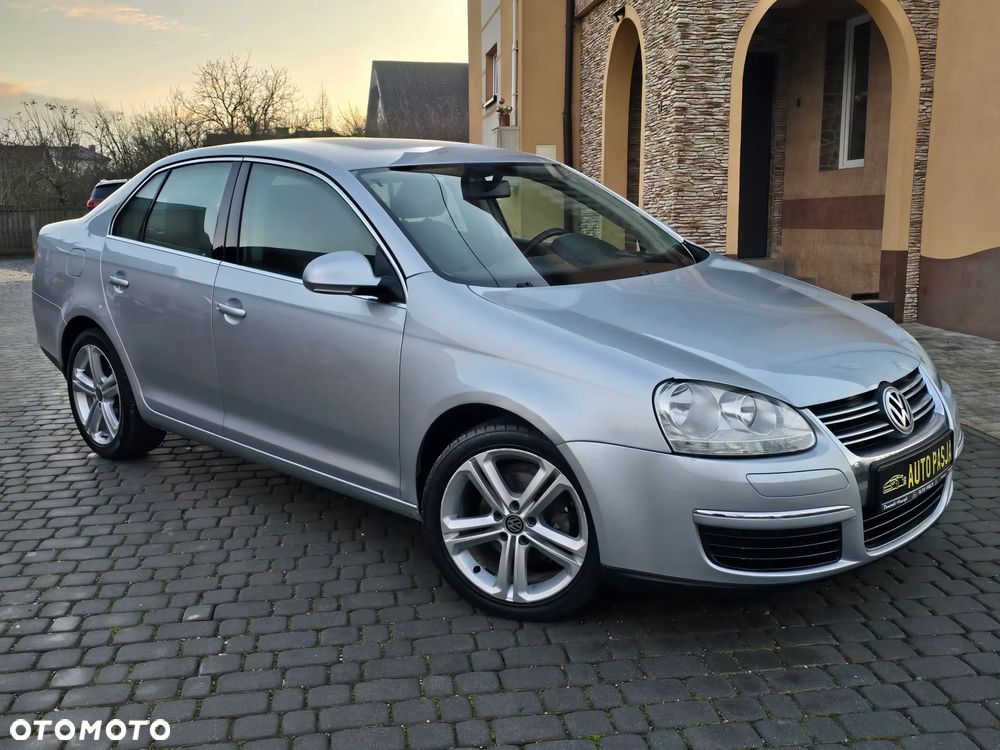 Volkswagen Jetta 1.6 United - 8