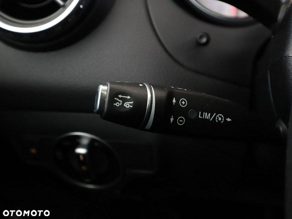 Mercedes-Benz GLA 250 4-Matic Urban - 36
