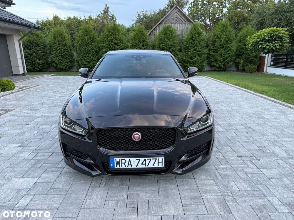 Jaguar XE 2.0 D AWD R-Sport - 33