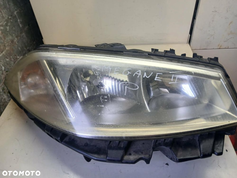 Renault Megane II Lampa przednia - 1