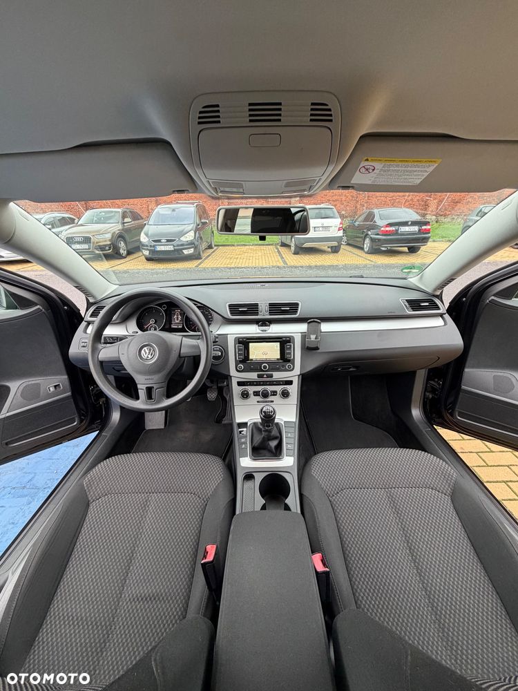 Volkswagen Passat 2.0 TDI BlueMotion Technology Comfortline - 21