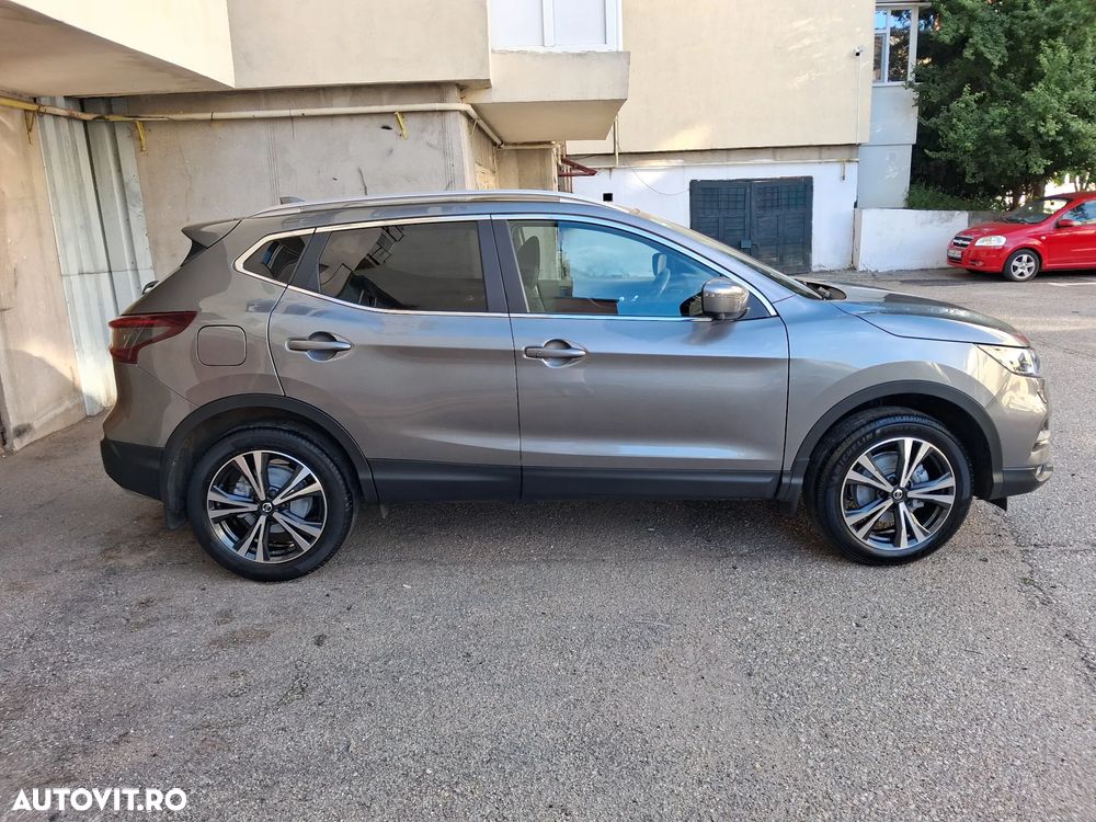 Nissan Qashqai 1.3 DIG-T N-CONNECTA - 1