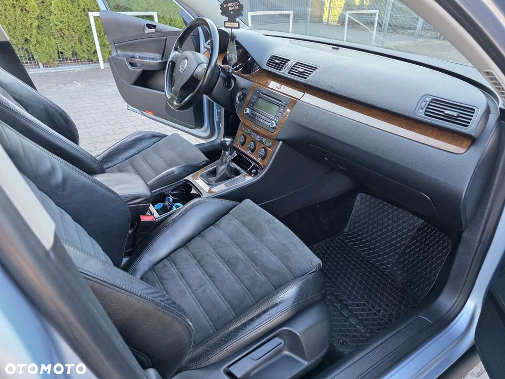 Volkswagen Passat 2.0 TDI DPF Highline - 8