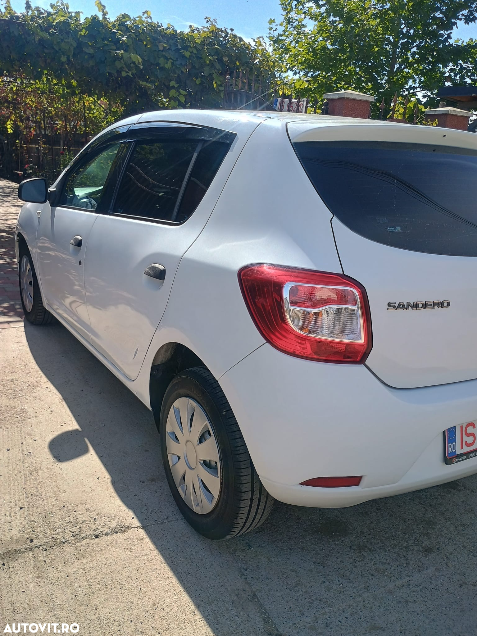 Dacia Sandero 1.2 75CP Acces - 4