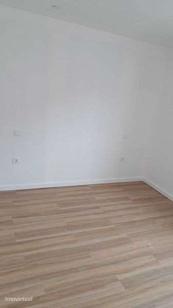 Alugo moradia t1 - Grande imagem: 4/6
