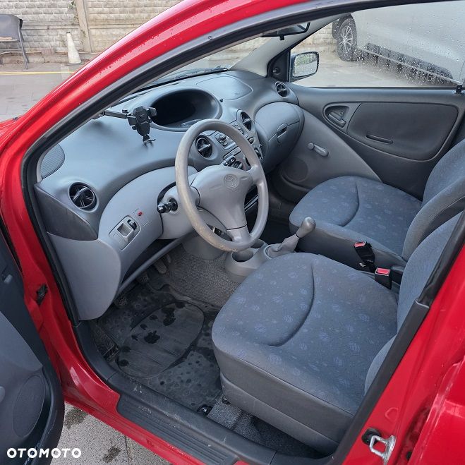 Toyota Yaris 1.0 Terra - 6