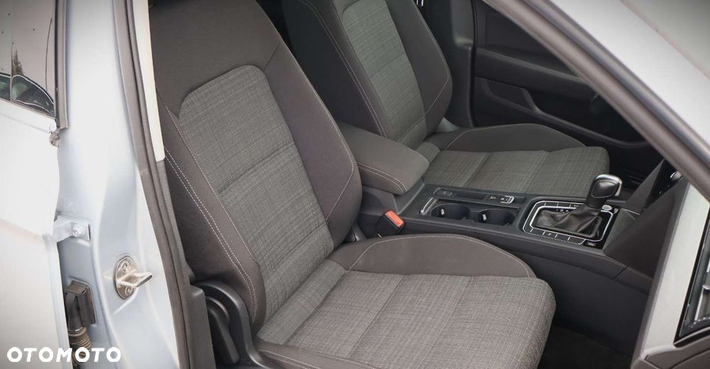 Volkswagen Passat - 20