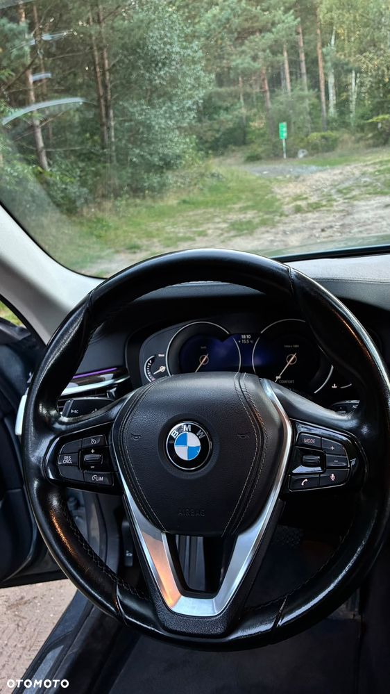 BMW Seria 5 525d Luxury Line - 22