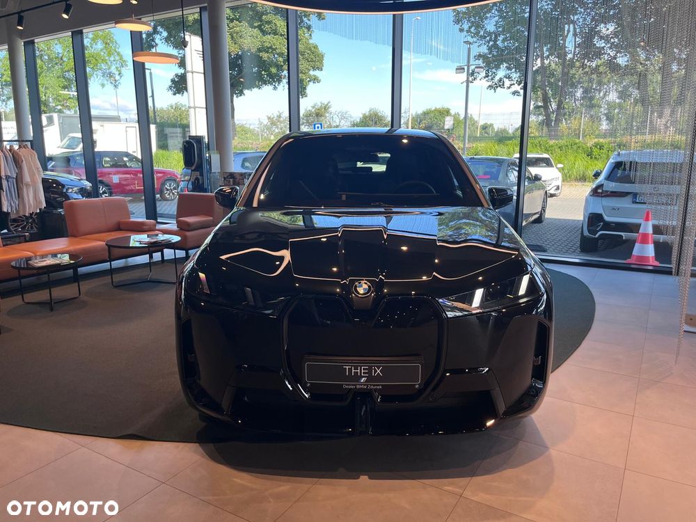 BMW iX xDrive45 - 8