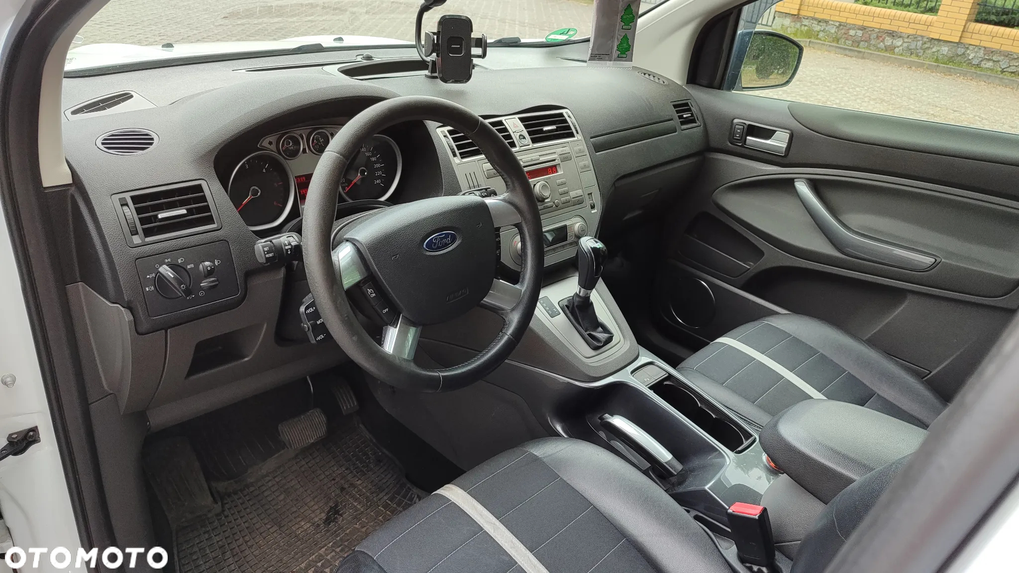Ford Kuga - 15