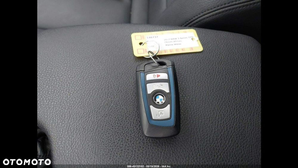 BMW Seria 3 330i M Sport - 16