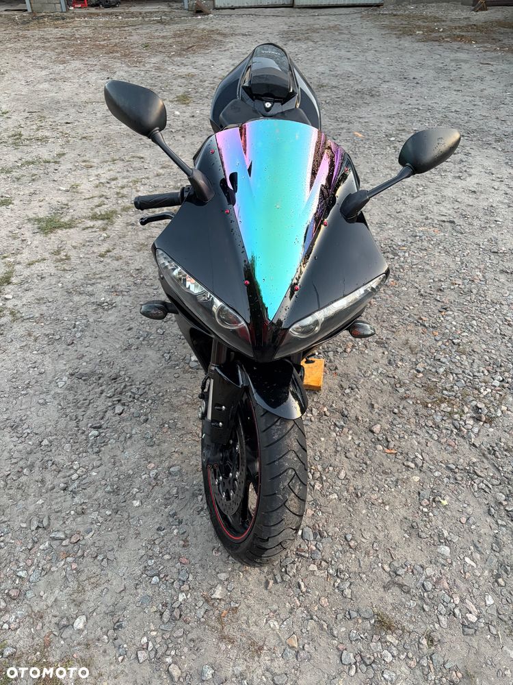 Yamaha R1 - 3