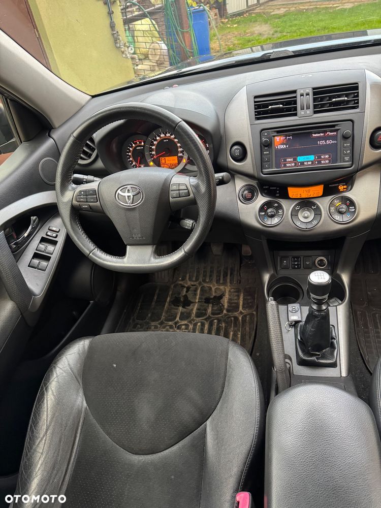 Toyota RAV4 - 7