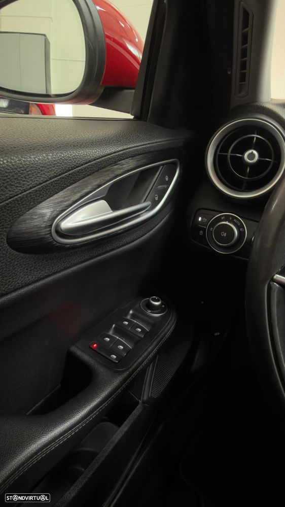 Alfa Romeo Giulia 2.2 D Sprint AT8 - 15