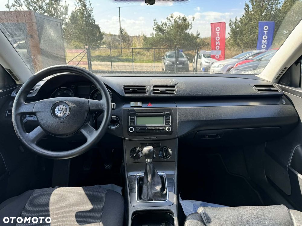 Volkswagen Passat 1.9 TDI Highline - 12