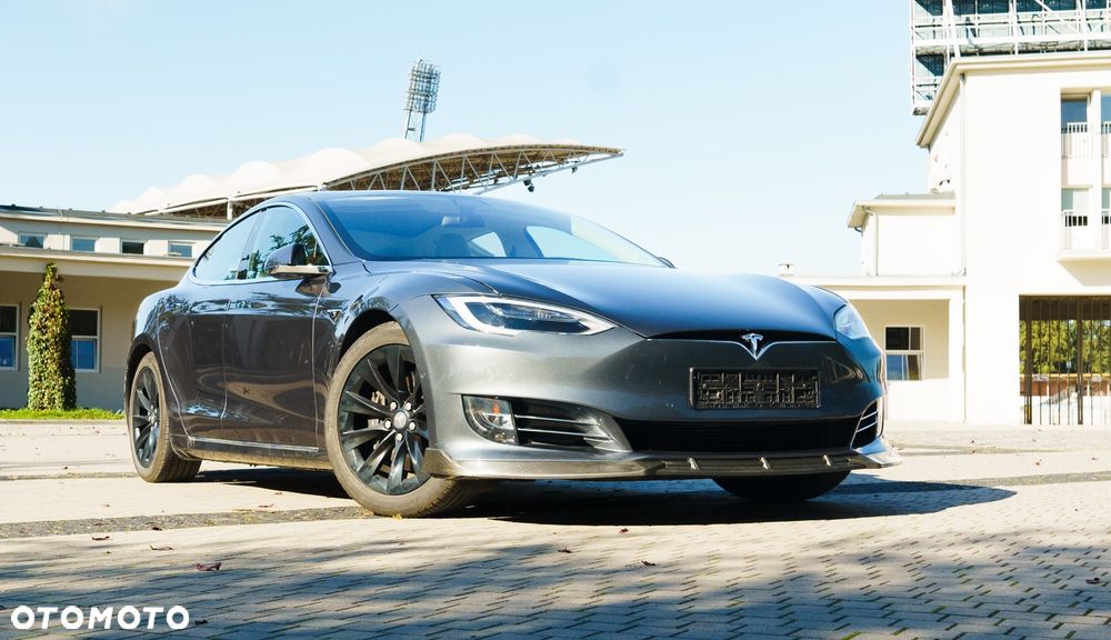 Tesla Model S - 2
