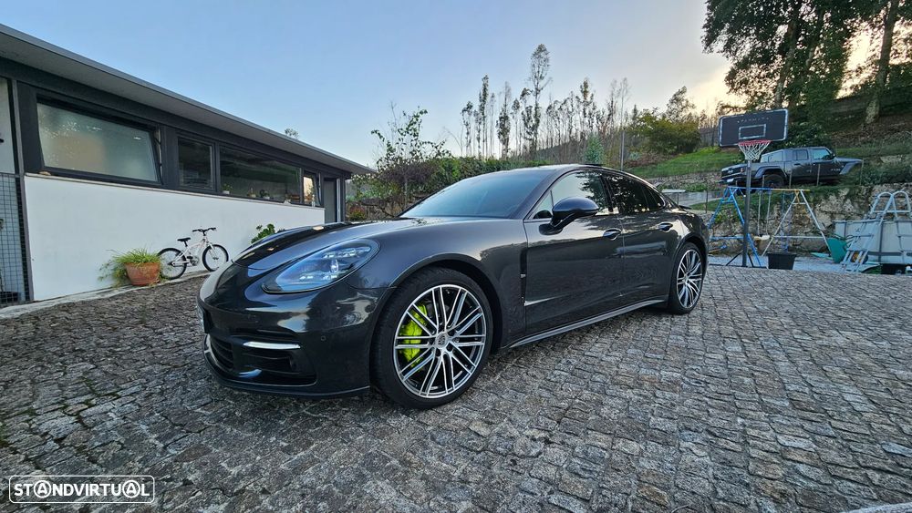 Porsche Panamera 4 S - 1