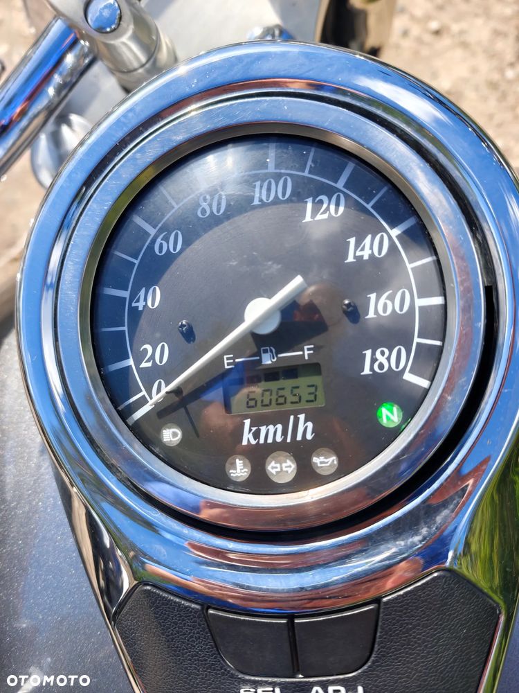Suzuki VL 800 Volusia - 4
