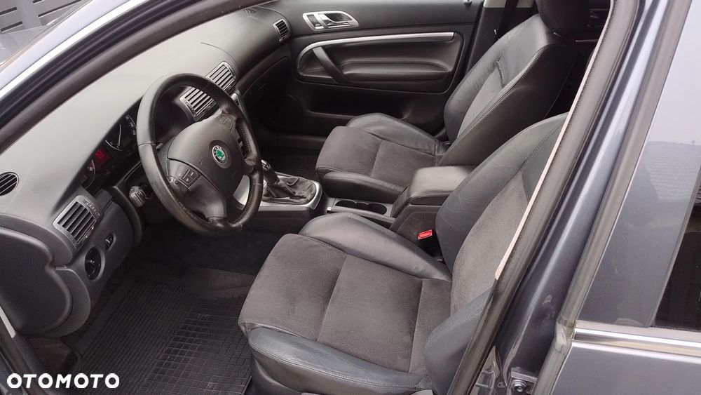 Skoda Superb 1.8 Turbo Comfort - 12