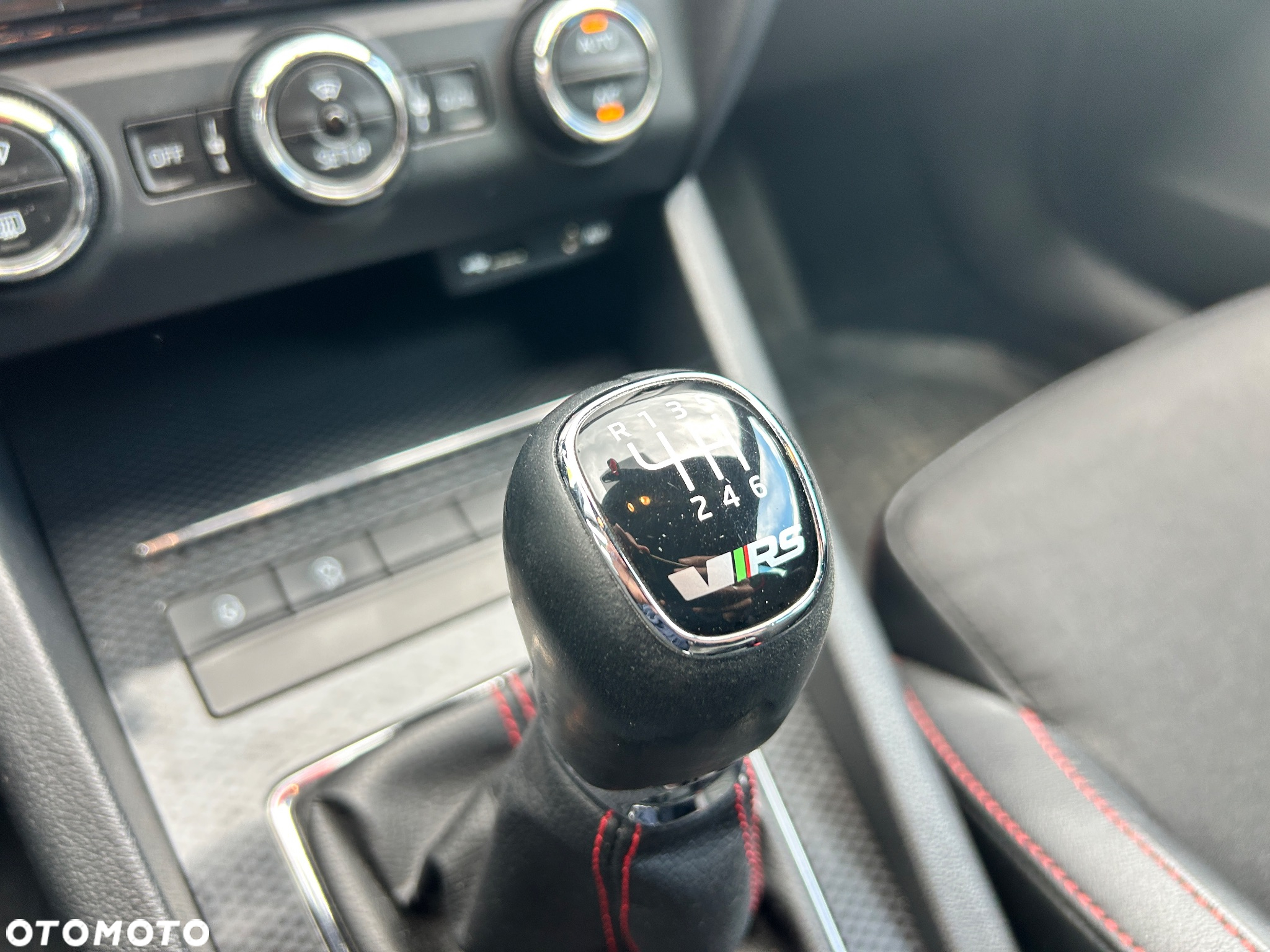 Skoda Octavia 2.0 TSI RS - 23