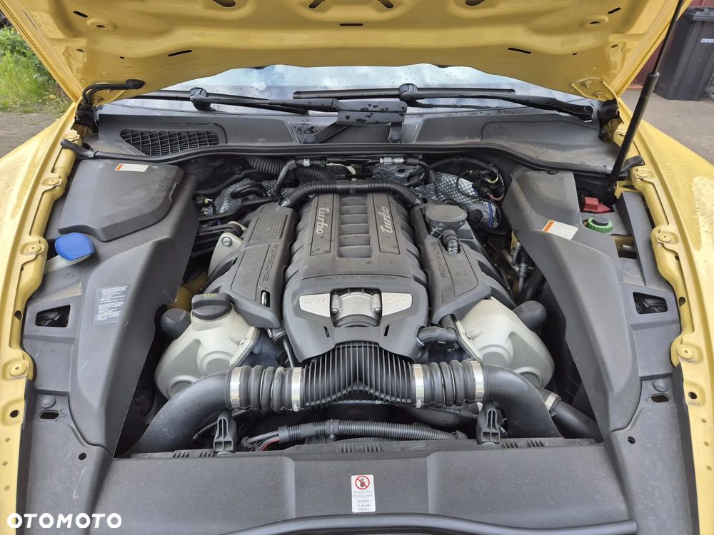 Porsche Cayenne Turbo - 19