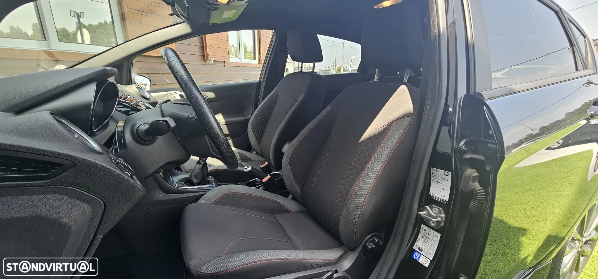 Ford Fiesta 1.5 TDCi STLine - 13
