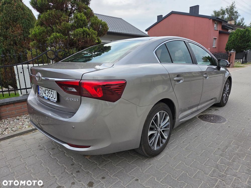 Toyota Avensis - 5