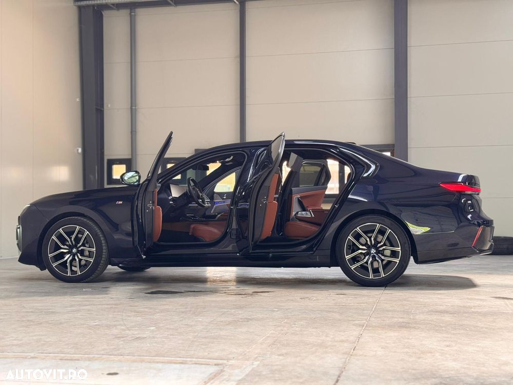 BMW Seria 7 740d xDrive MHEV - 7