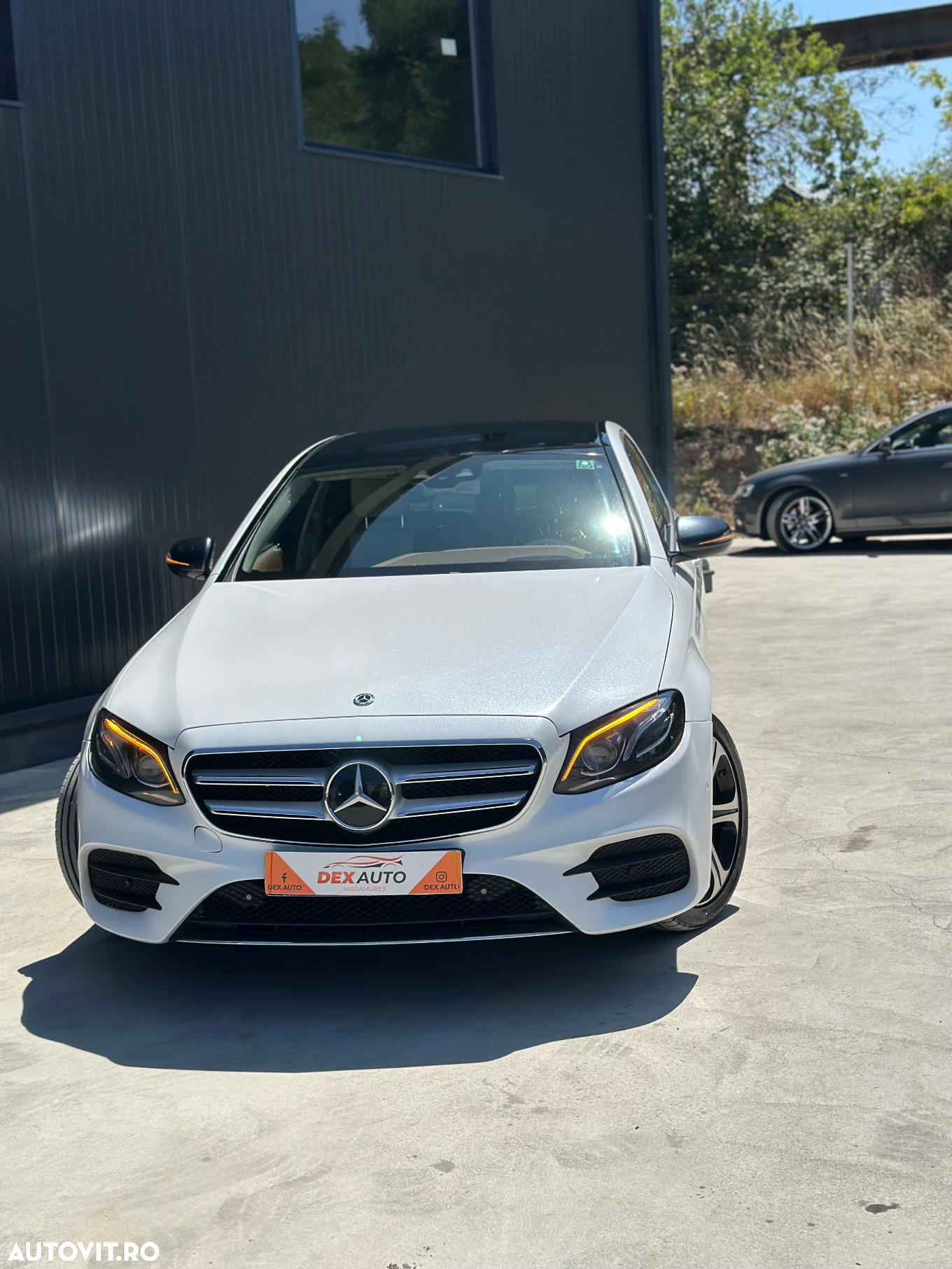 Mercedes-Benz E 220 d 4Matic T 9G-TRONIC AMG Line - 18