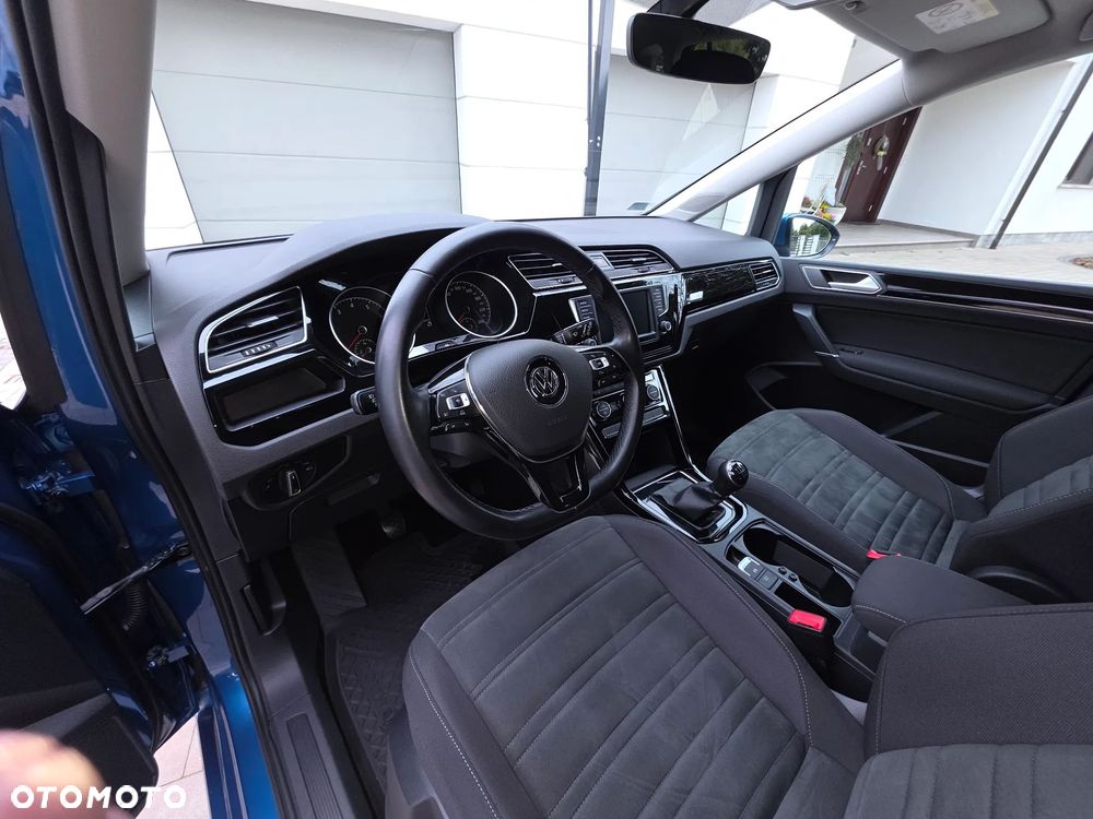 Volkswagen Touran 1.4 TSI BMT Highline - 10