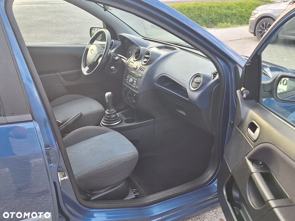Ford Fiesta - 12