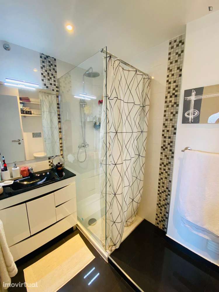 Apartamento com 2 quartos - localizado em Benfica Lisbon - Grande imagem: 2/33