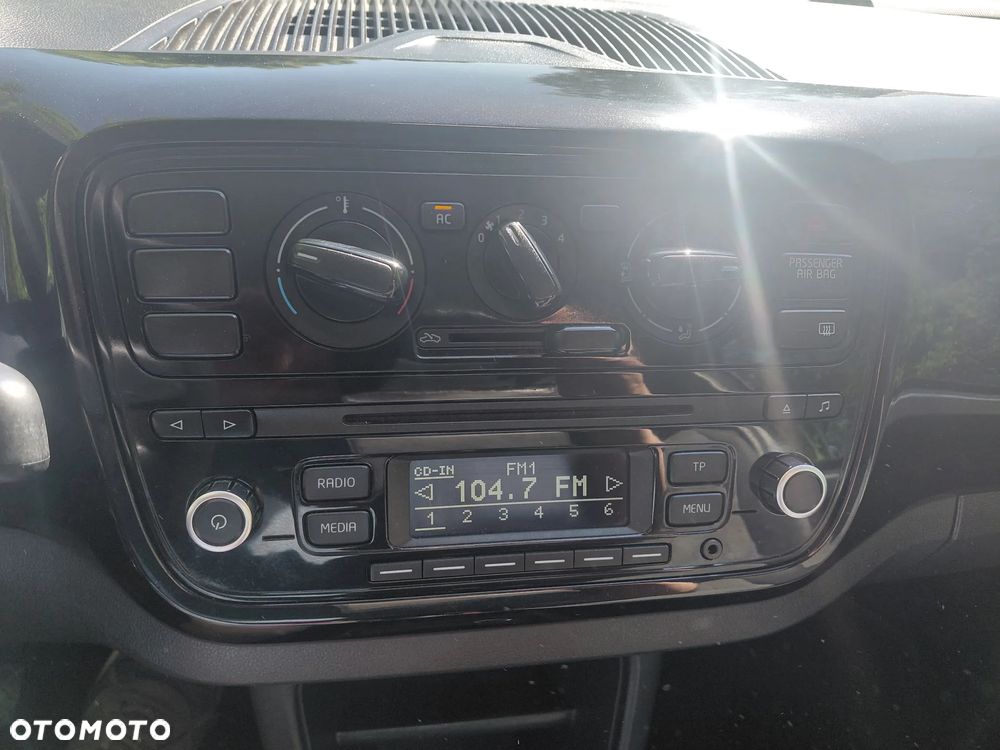 Volkswagen up! white - 13