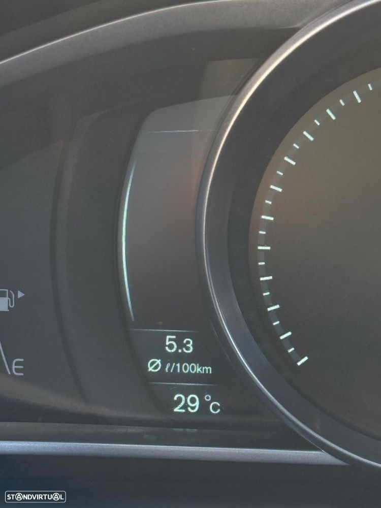 Volvo V40 D2 R Design - 15