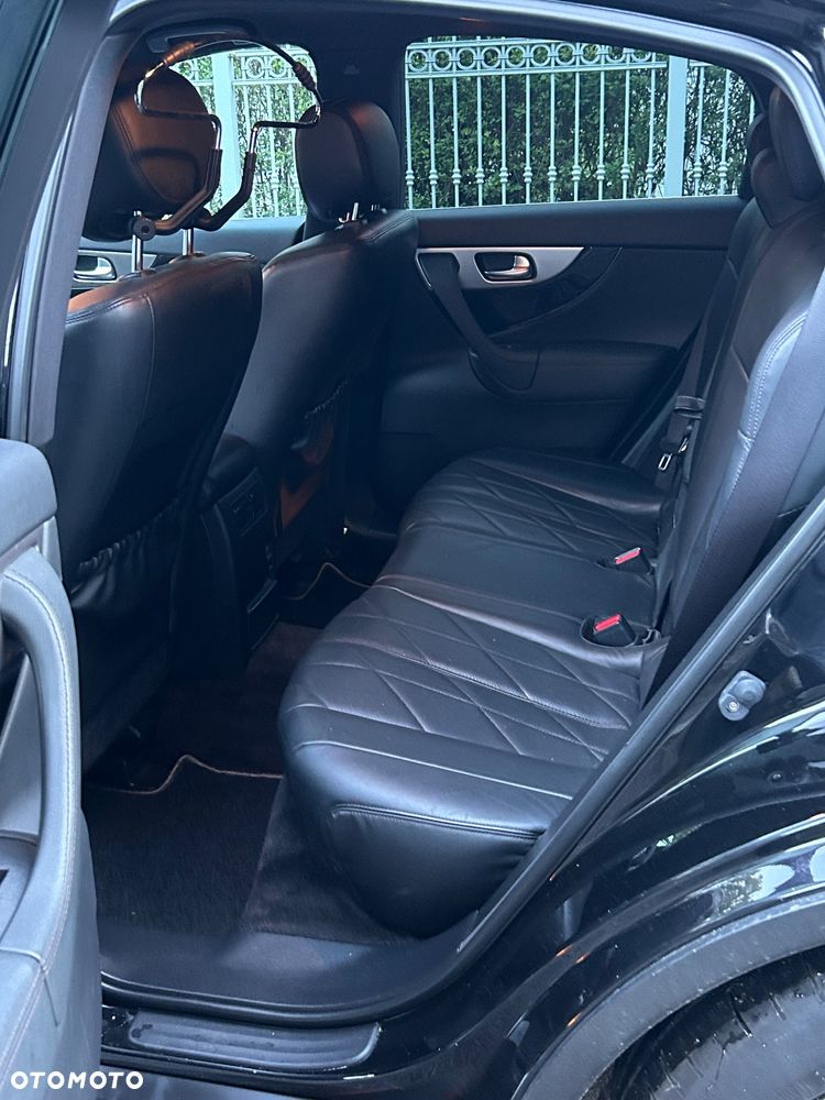 Infiniti QX70 3.0d S Premium - 9