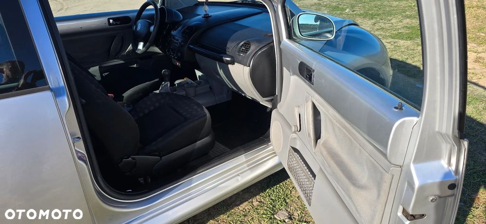 Volkswagen New Beetle - 10