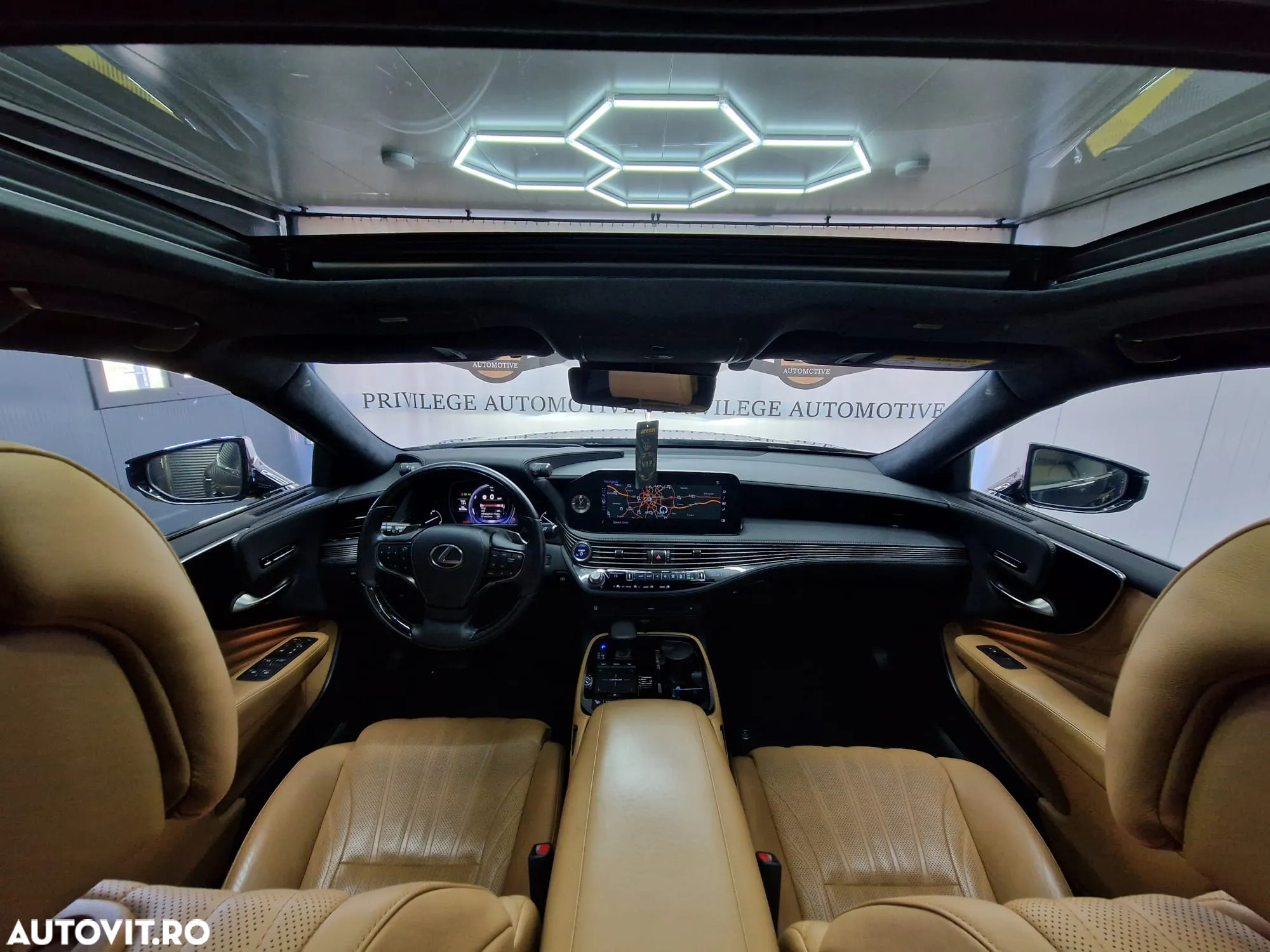 Lexus Seria LS - 12