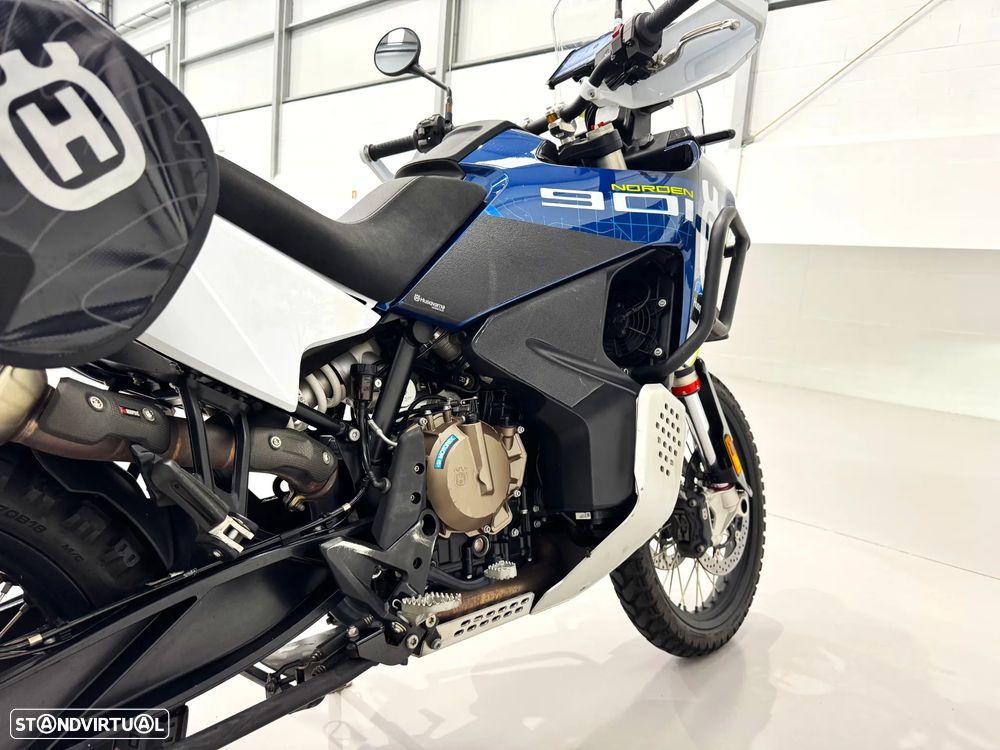 Husqvarna Norden 901 EXPEDITION - 12
