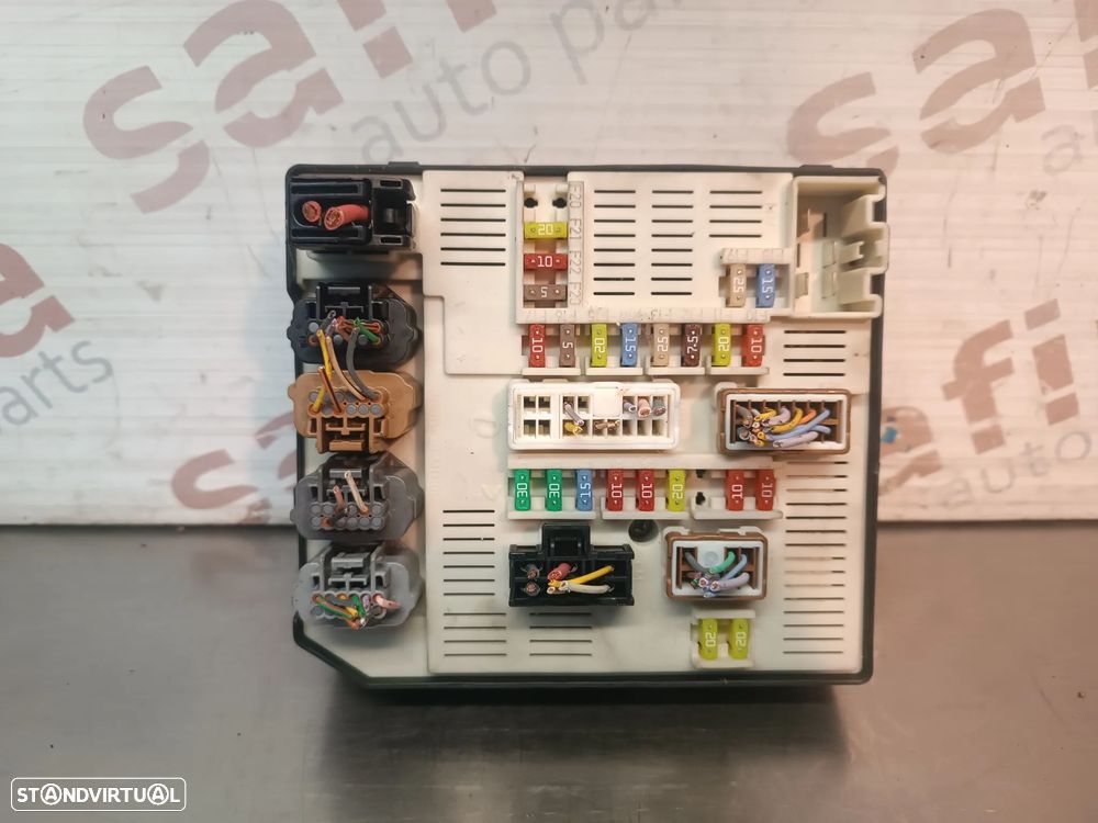 CAIXA DE FUSIVEIS USM RENAULT MEGANE III / SCENIC III 284B60008R BD95 519339311 - 2