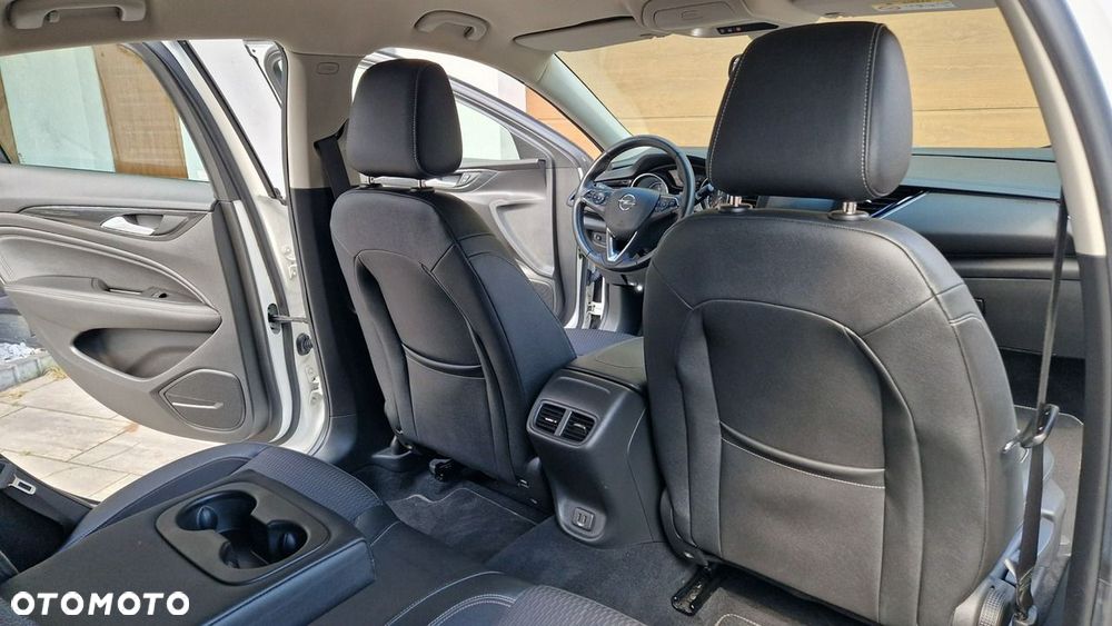 Opel Insignia - 16