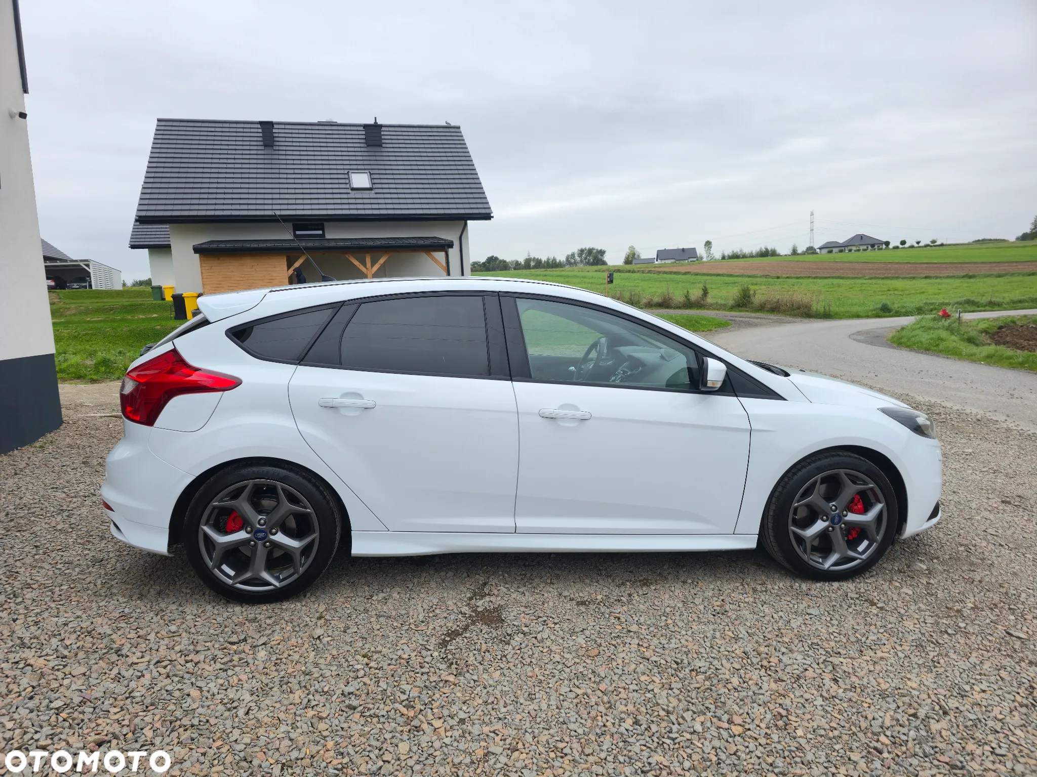 Ford Focus Turnier 2.0 EcoBoost ST mit Leder-Sport-Paket - 26