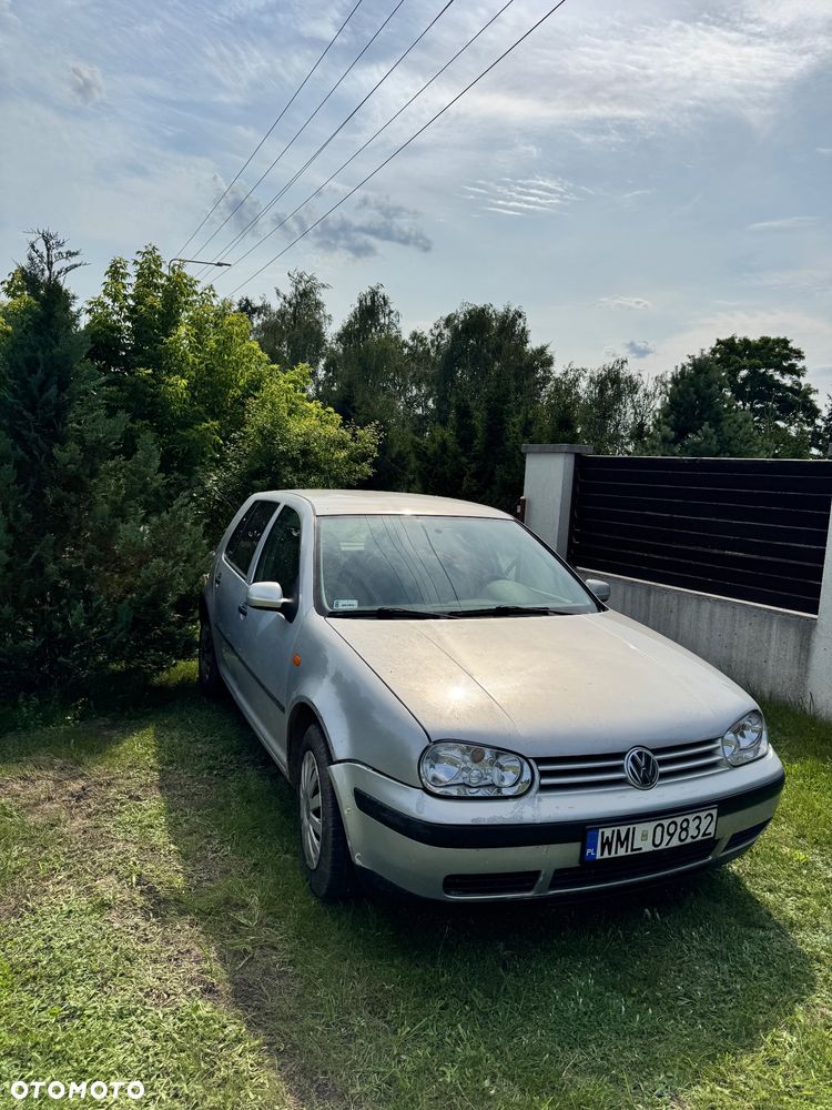 Volkswagen Golf 1.6 Basis - 1